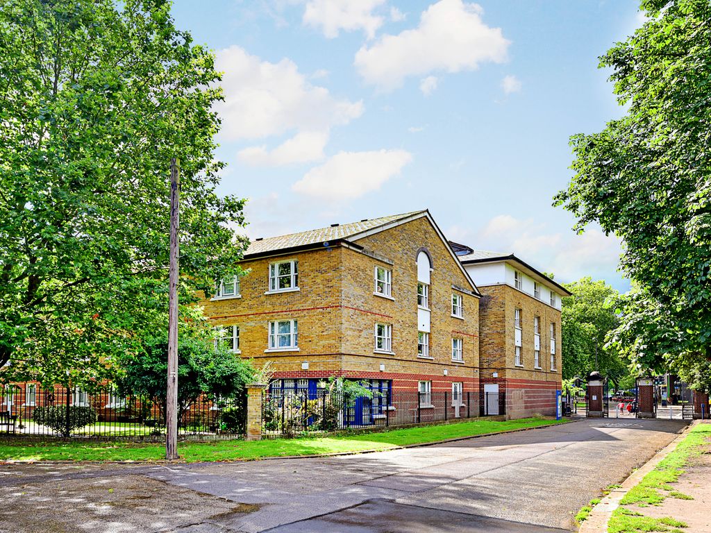 1 bed flat for sale in Victoria Park Road, London E9, £165,000 Zoopla