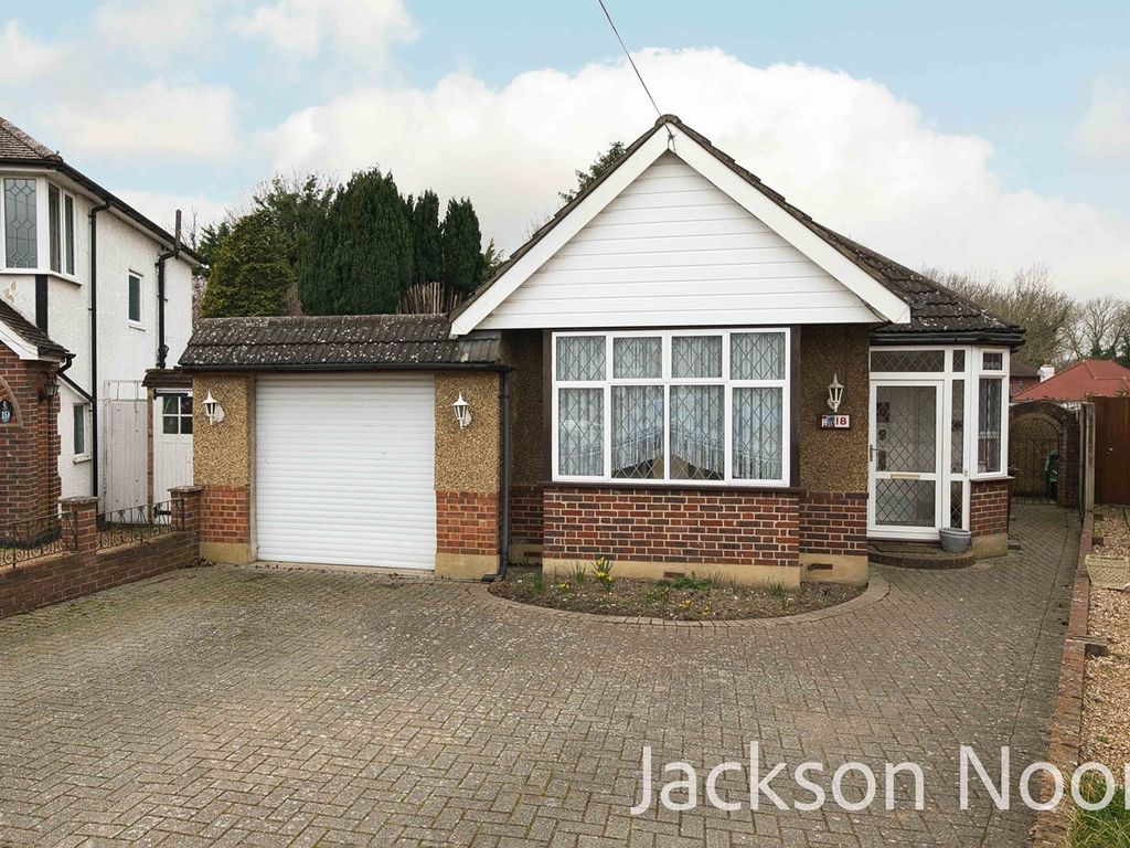 3 bed detached bungalow for sale in West Mead, Ewell Court KT19 Zoopla