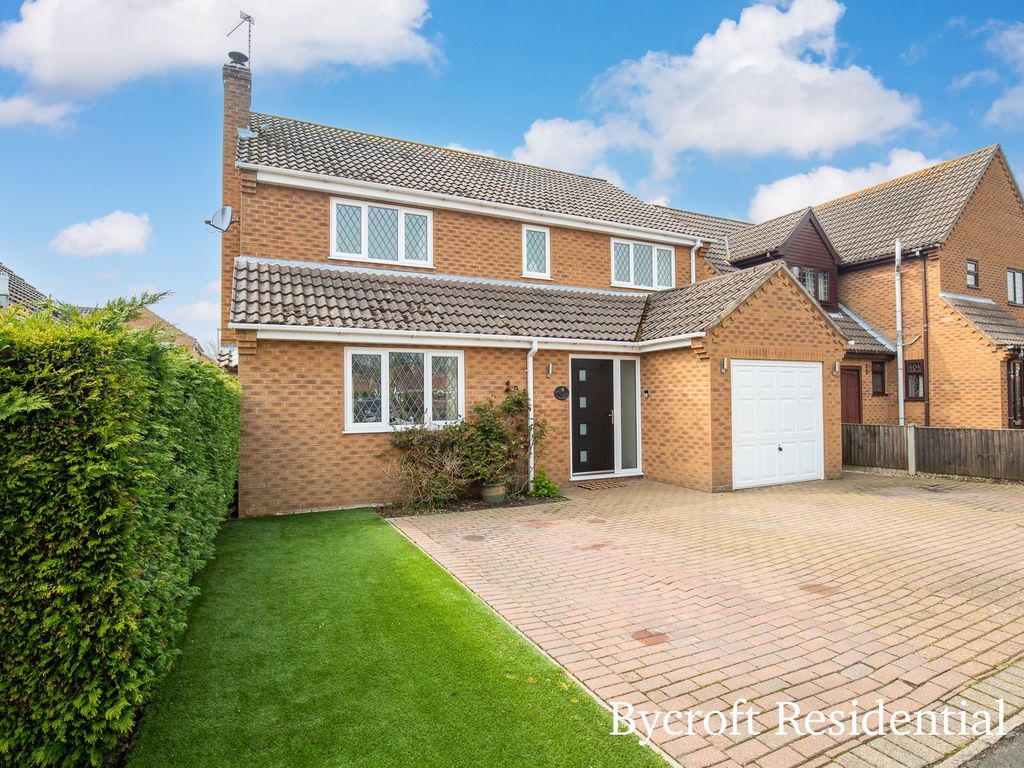 4 bed detached house for sale in Tillett Close, Ormesby, Great Yarmouth