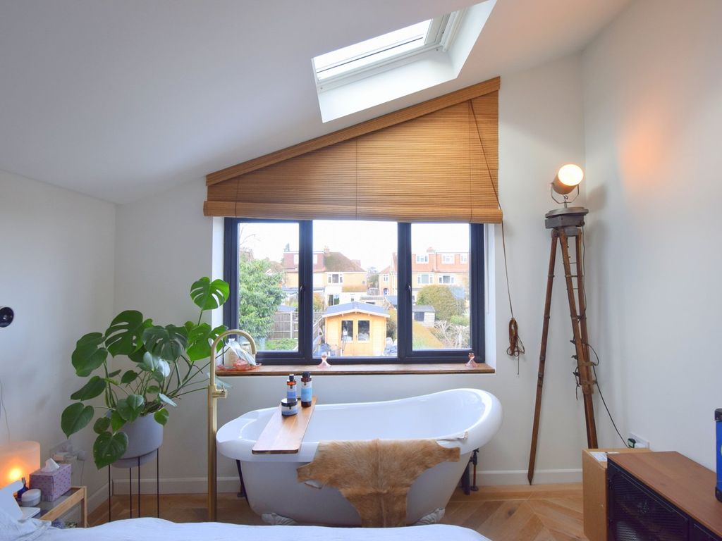 3 bed terraced house for sale in Oak Lane, Windsor, Berkshire SL4 Zoopla