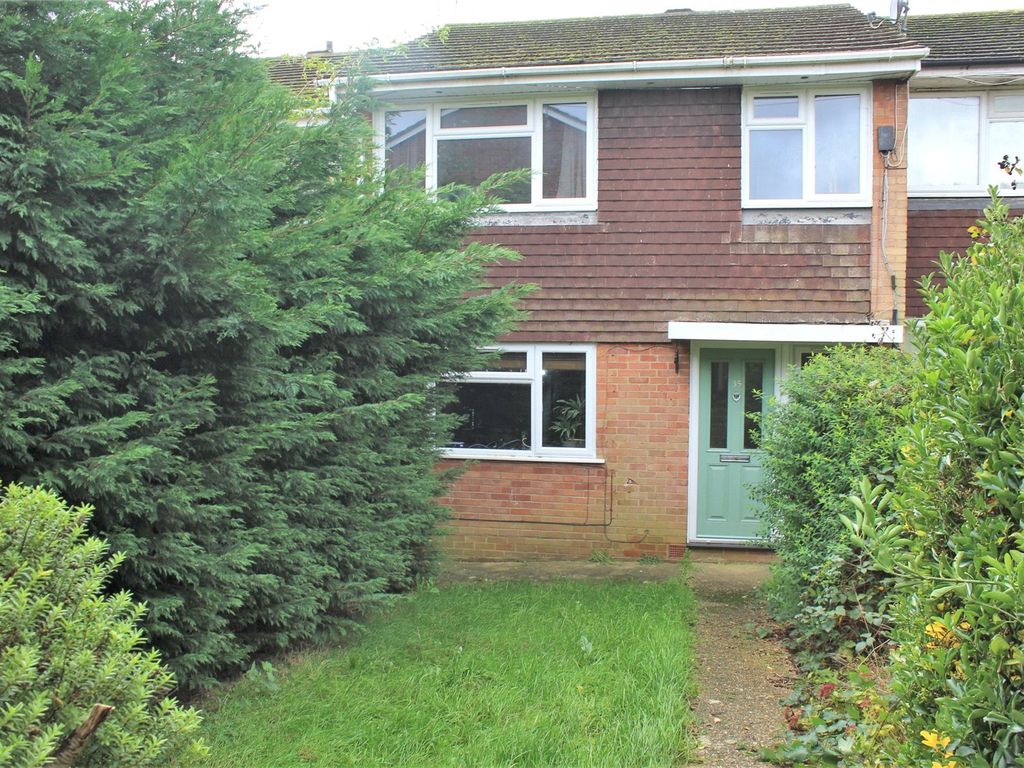 3 bed terraced house for sale in Barrie Road, Farnham, Surrey GU9 Zoopla