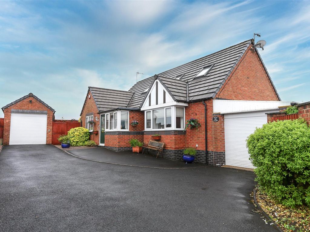 3 bed detached bungalow for sale in Stile Close, Brown Lees, StokeOn