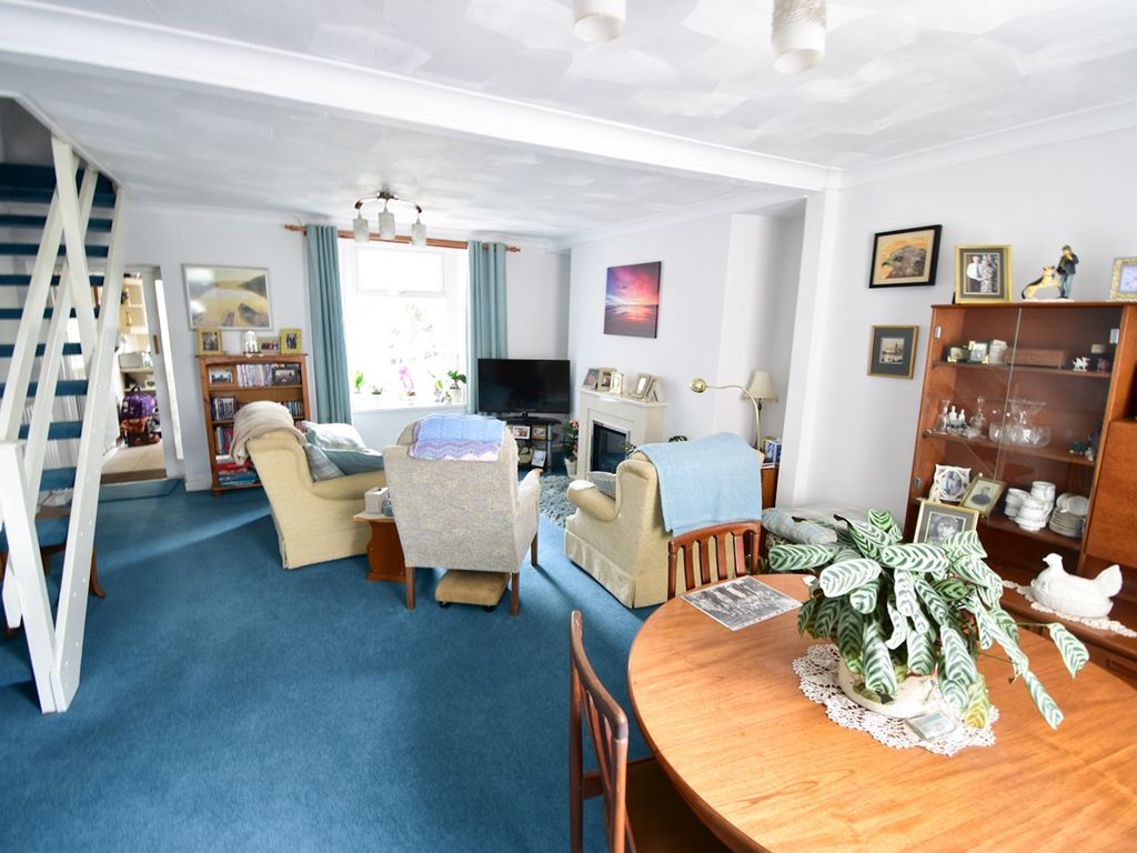 5 bed semidetached house for sale in Sterry Road, Gowerton, Swansea