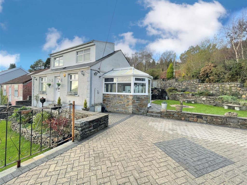 4 bed detached bungalow for sale in Pheasant Road, Trebanos, Pontardawe
