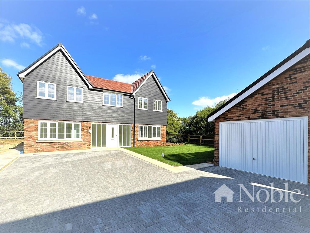 5 bed detached house for sale in Tilekiln Green, Great Hallingbury