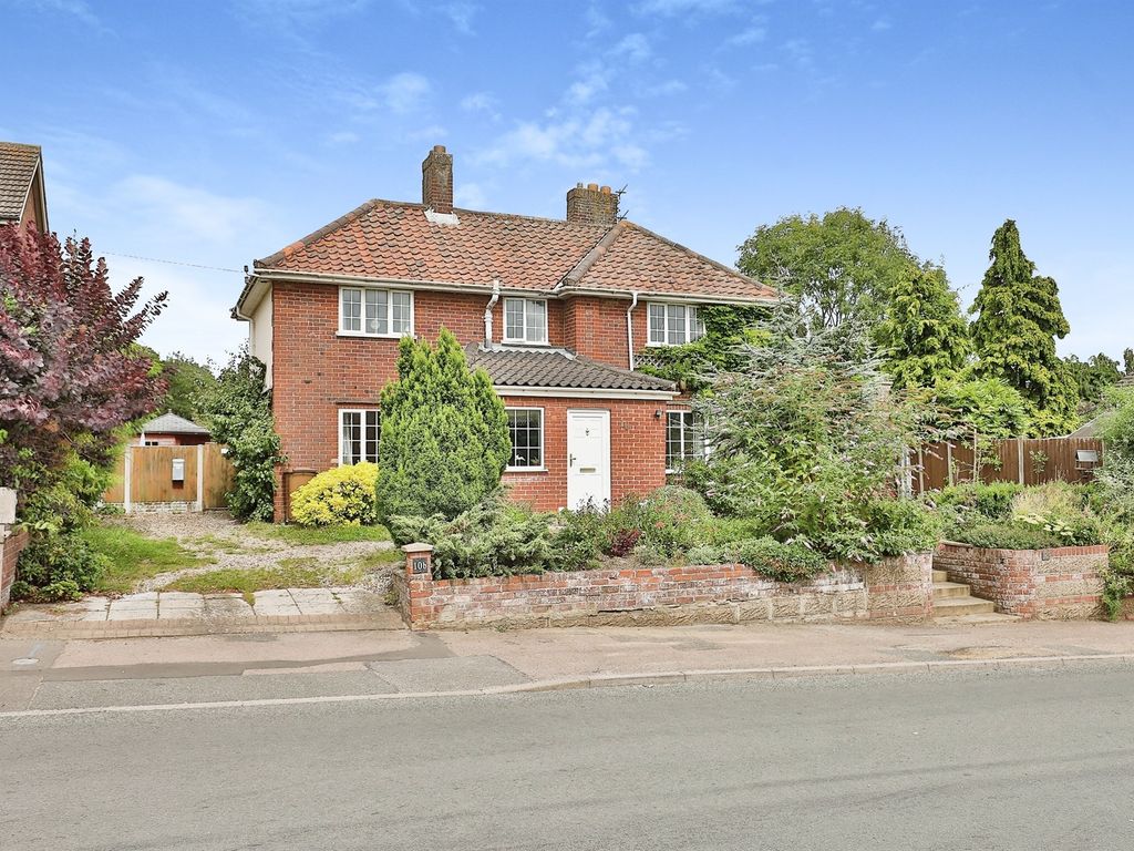 3 bed detached house for sale in Taverham Road, Drayton, Norwich NR8, £