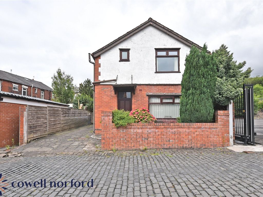 3 bed detached house for sale in Gordon Street, Newhey, Rochdale