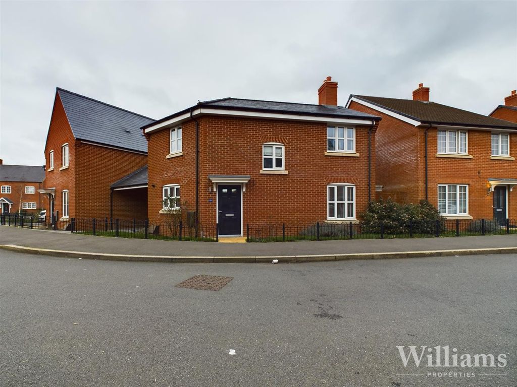 3 bed linkdetached house for sale in Calville Gardens, Berryfields
