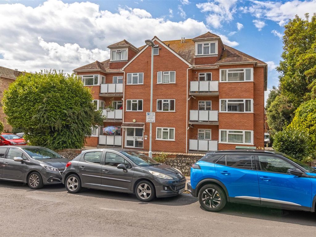 2 bed flat for sale in Tennyson Road, Worthing BN11, £250,000 Zoopla
