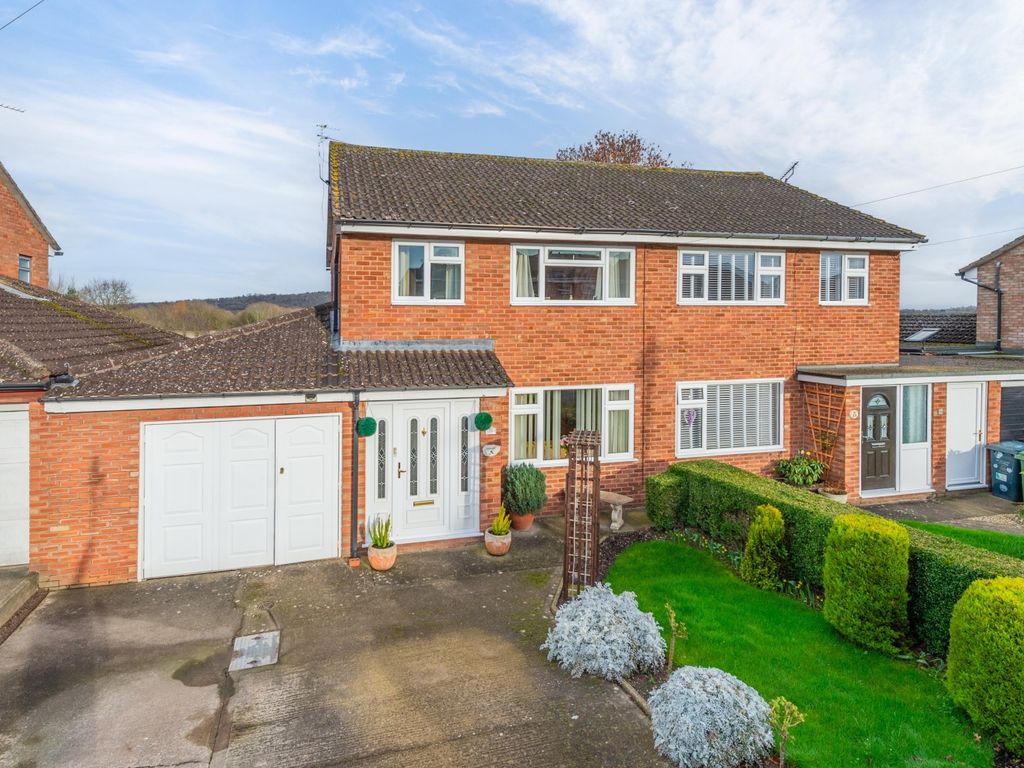 3 bed semidetached house for sale in Coseley Avenue, Shrewsbury SY2, £