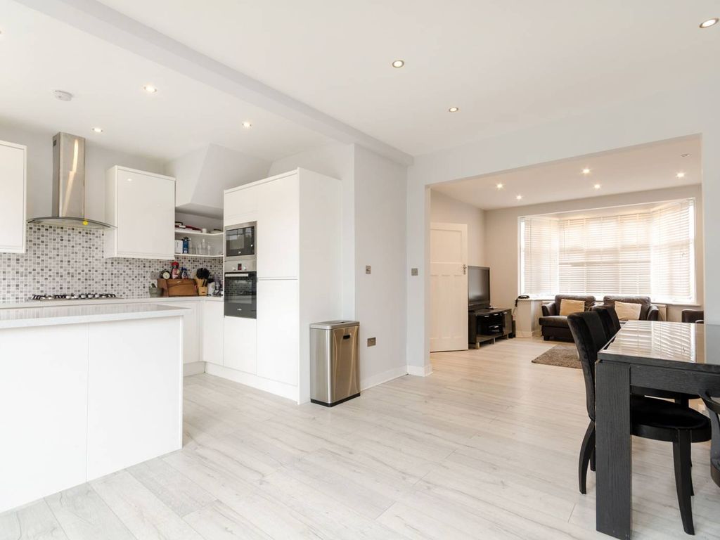 4 bed semidetached house to rent in Grand Drive, Raynes Park, London