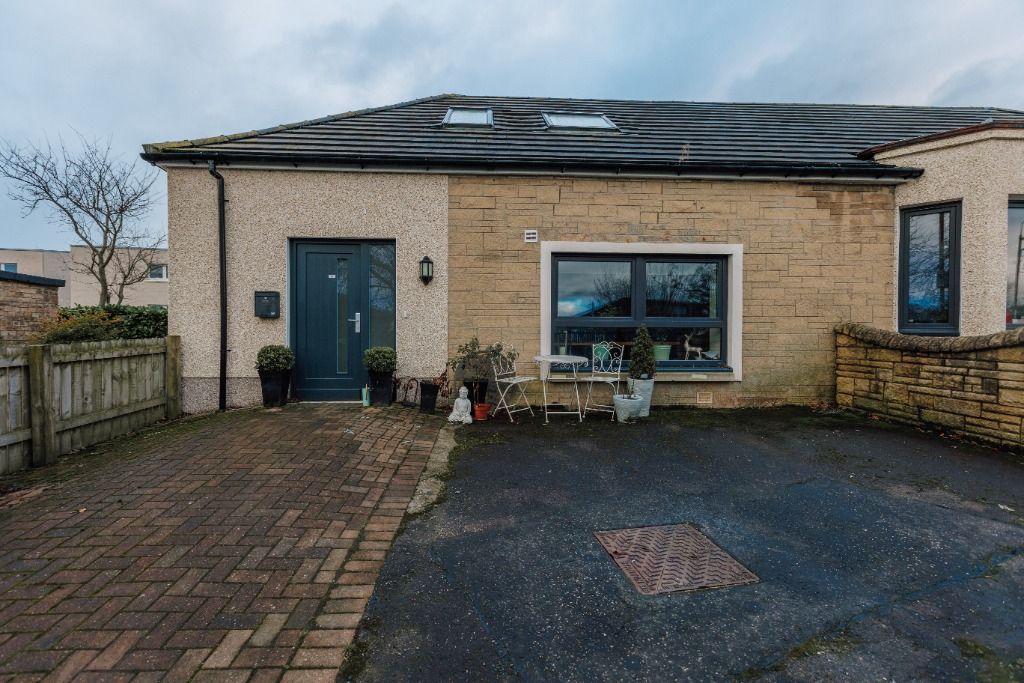 3 bed flat for sale in Main Street, Westfield, West Lothian EH48, £135,000 Zoopla