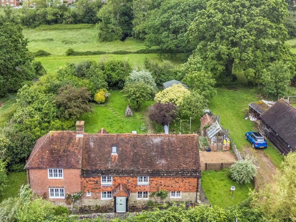 4 bed farmhouse for sale in East Street, Billingshurst RH14, £1,250,000