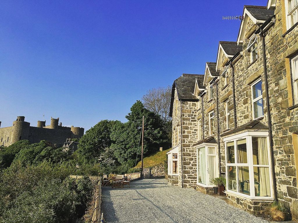 4 bed terraced house for sale in Bronwen Terrace, Harlech, Bronwen