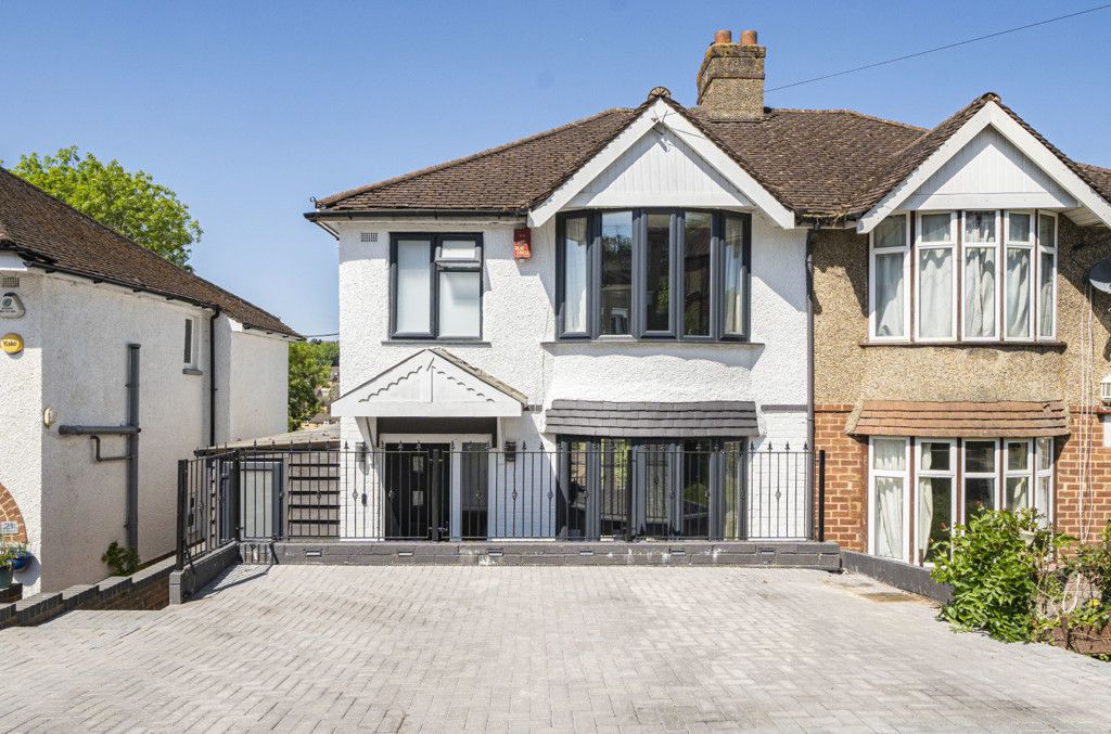 3 bed semidetached house for sale in Colborne Road, High
