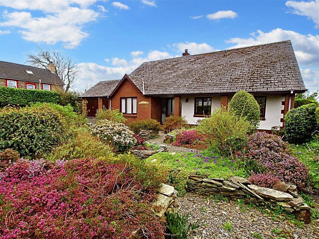 3 bed detached bungalow for sale in Beulah Road, Bryngwyn, Newcastle