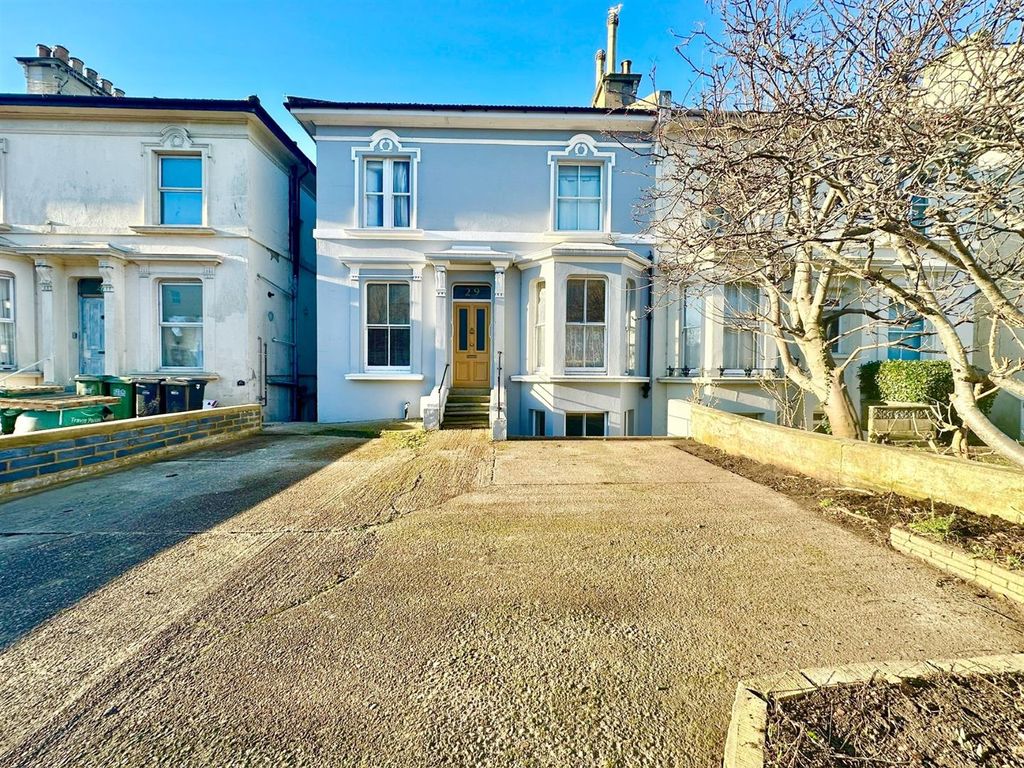 6 bed semidetached house for sale in Elphinstone Road, Hastings TN34