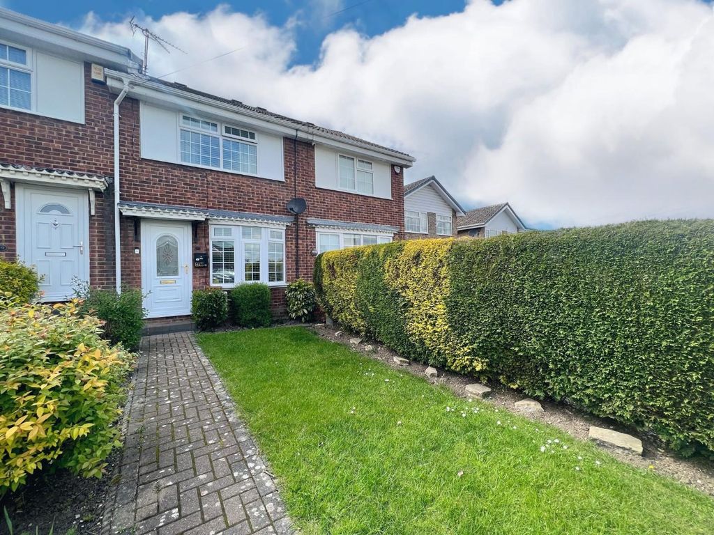 2 bed town house for sale in Charlton Brook Crescent, Chapeltown