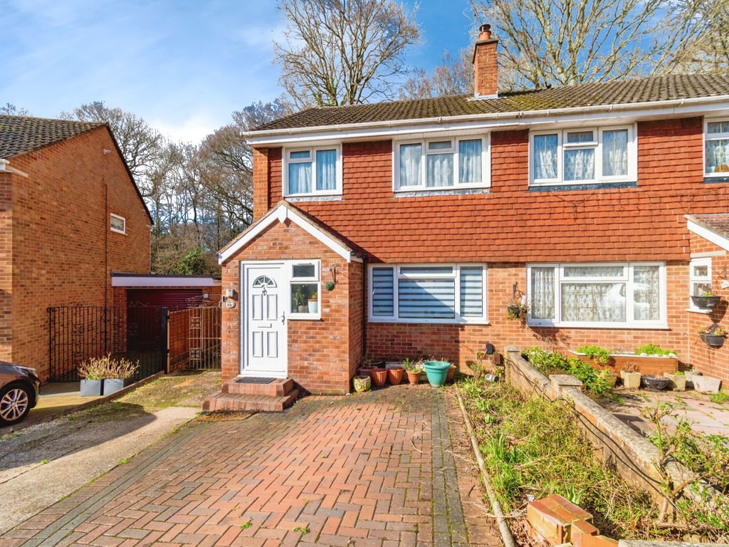 3 bed semidetached house for sale in Beaulieu Close, Southampton