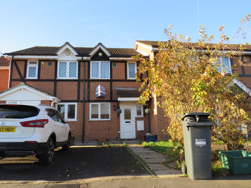 2 bed terraced house for sale in Crestwood Way, Hounslow TW4 Zoopla