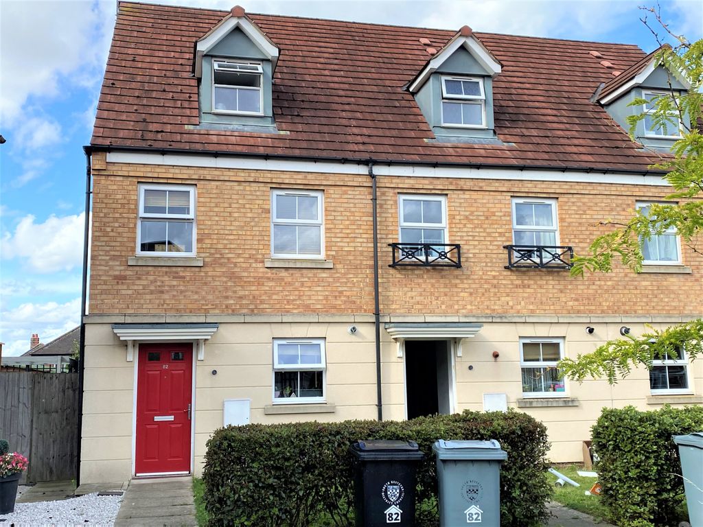 3 bed town house for sale in Kedleston Road, Grantham NG31, £215,000
