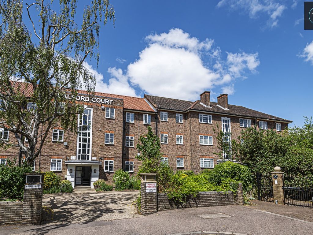 3 bed flat to rent in Malford Court, The Drive, South Woodford, London