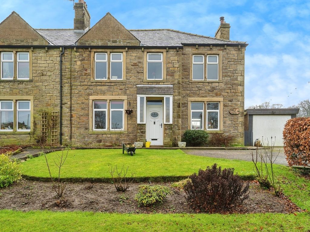 4 bed semidetached house for sale in Gisburn Road, West Marton