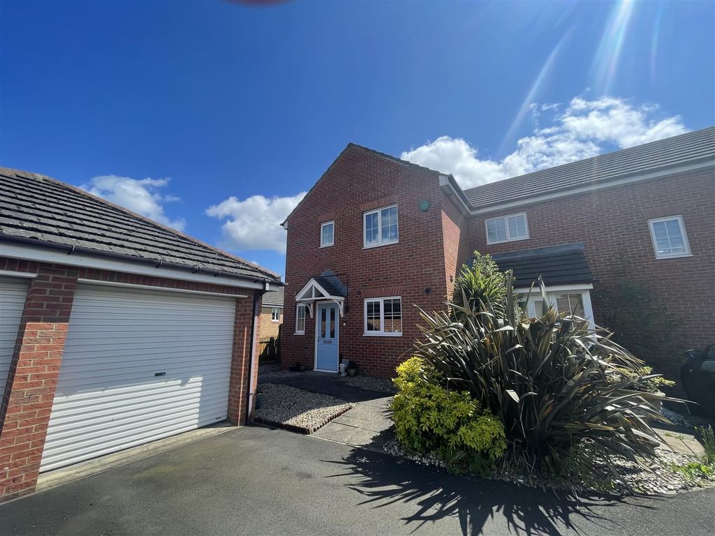 3 bed semidetached house for sale in Dovecote Drive, Pelton Fell