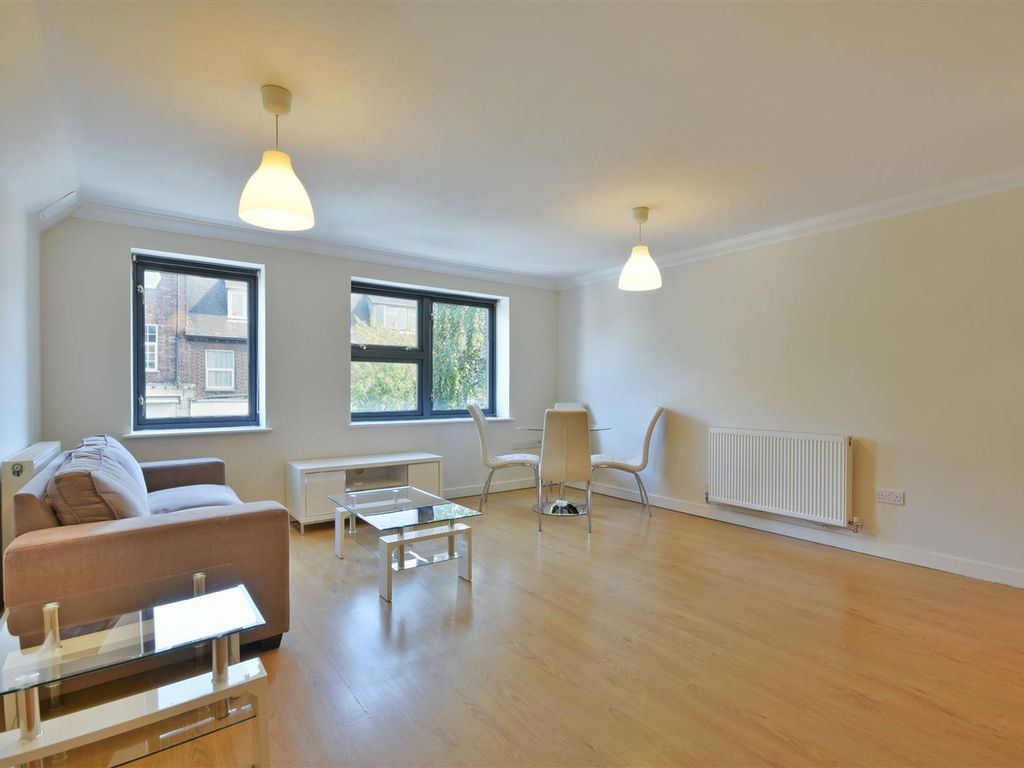 1 bed flat to rent in College Road, Kensal Rise, London NW10, £1,777