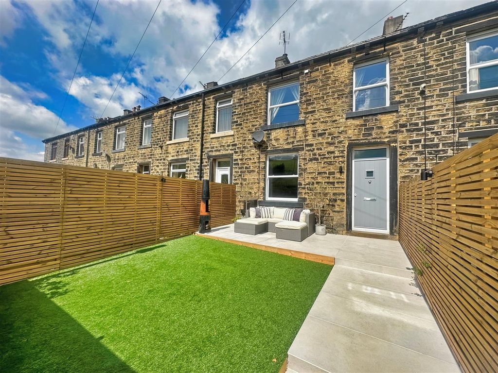 2 bed property for sale in Spring Terrace, Holywell Green, Halifax HX4