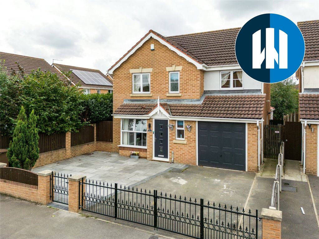 4 bed detached house for sale in Rother Garth, South Elmsall