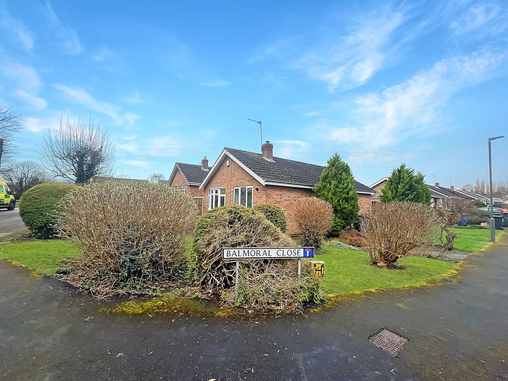 2 bed detached bungalow for sale in Balmoral Close, Sandiacre