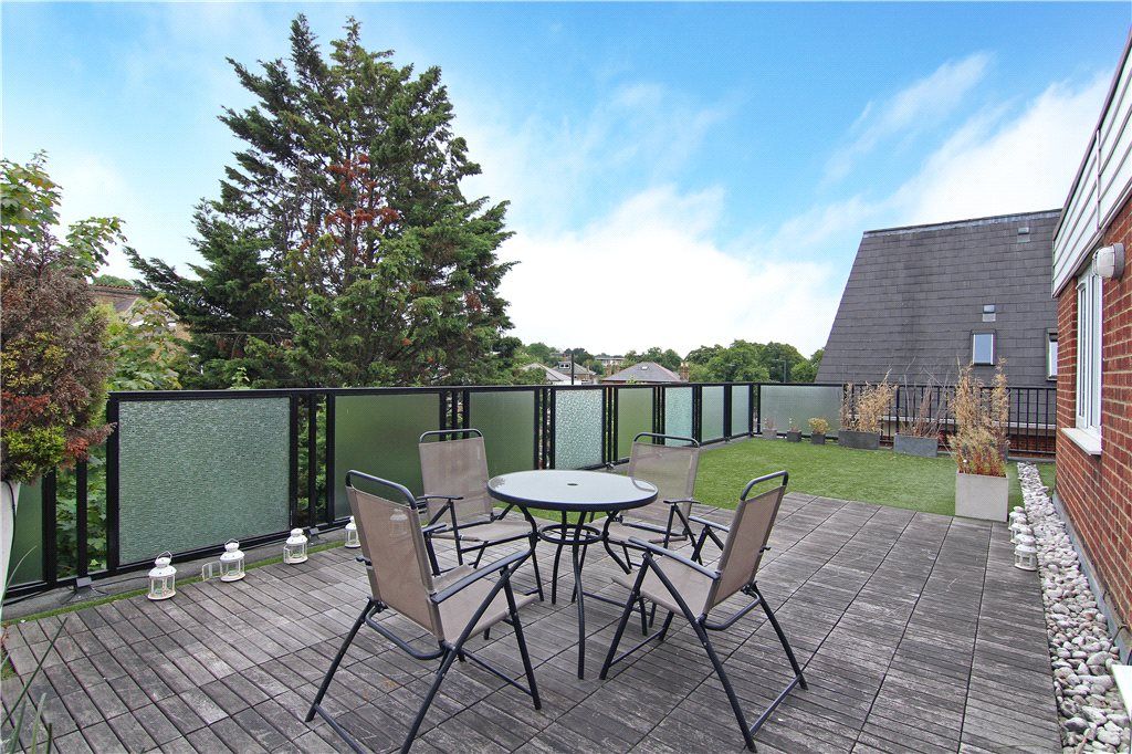 3 bed flat to rent in Melton House, 74 Worple Road SW19, £3,250 pcm Zoopla