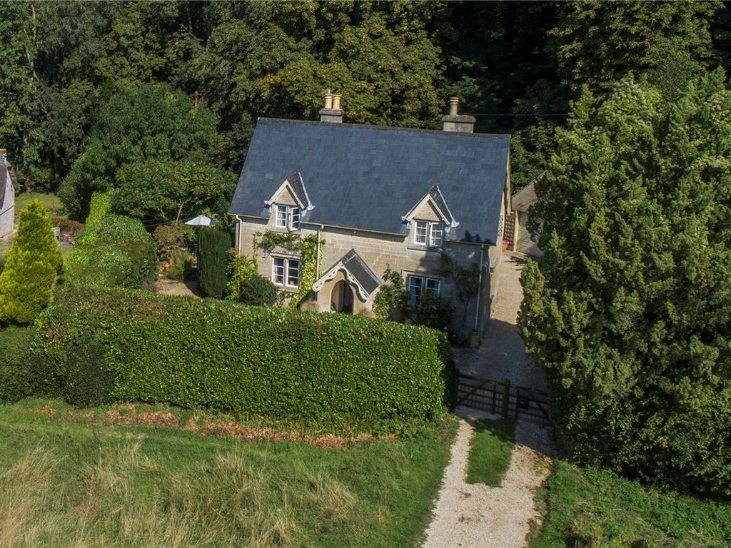 3 bed detached house to rent in Bowden Hill, Lacock, Chippenham