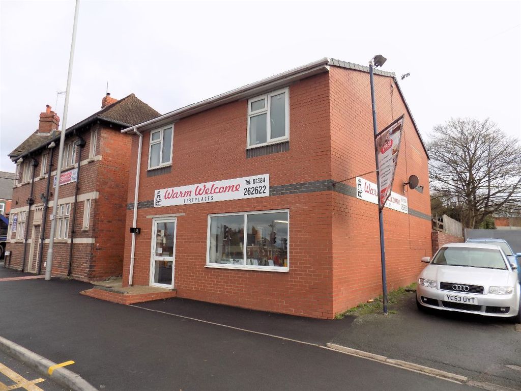 2 bed flat to rent in High Oak, Brierley Hill DY5, £700 pcm