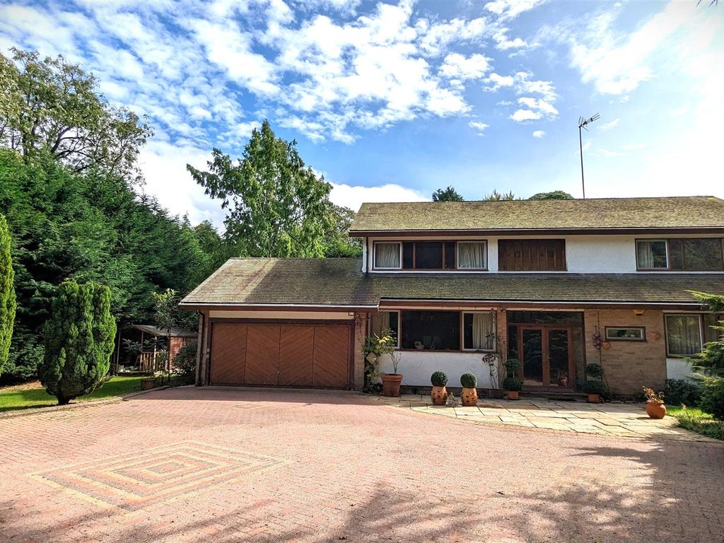 3 bed detached house for sale in Walton Lane, Brocton, Stafford ST17, £