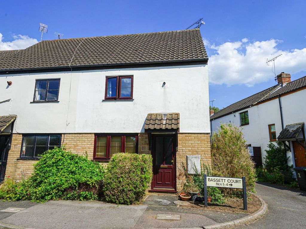 2 bed end terrace house for sale in Bassett Road, Leighton Buzzard LU7