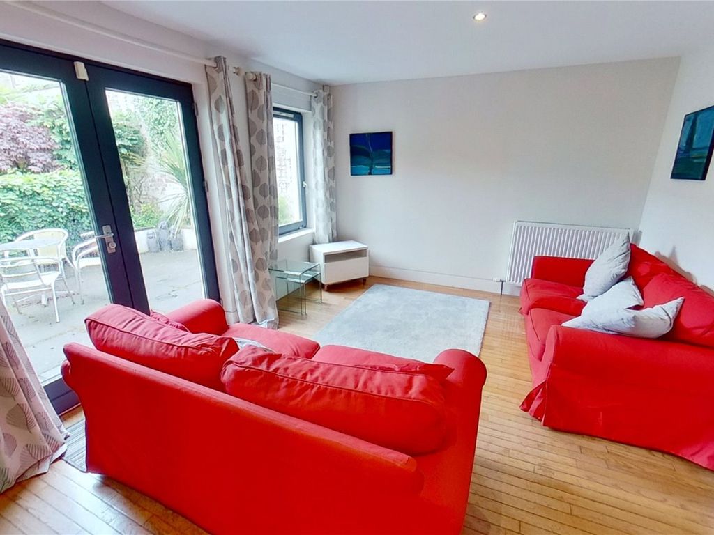 3 bed semidetached house to rent in Dublin Street Lane North