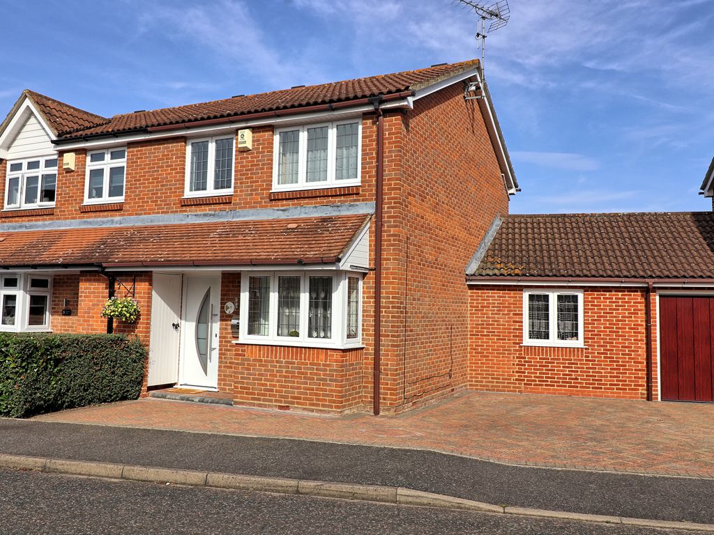 3 bed semidetached house for sale in Billericay, Essex CM12, £475,000