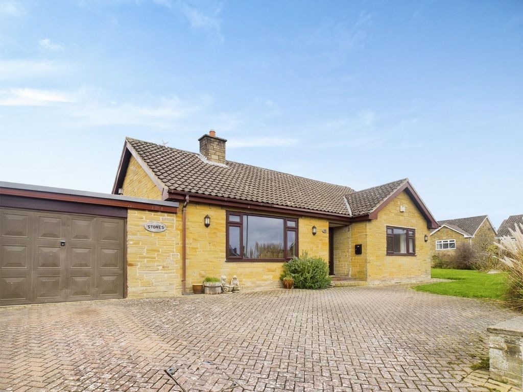 3 bed detached bungalow for sale in Raincliffe Avenue, Scarborough YO12 Zoopla