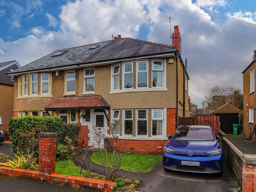 3 bed semidetached house for sale in Cefn Carnau Road, Heath, Cardiff