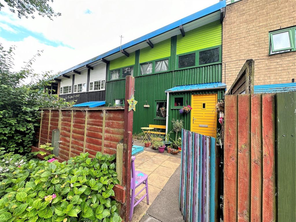 3 bed terraced house for sale in Brinkburn Street, Byker, Newcastle