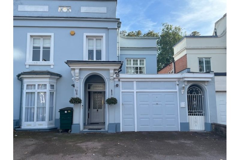 2 bed flat to rent in York Road, Edgbaston, Birmingham B16, £1,500 pcm