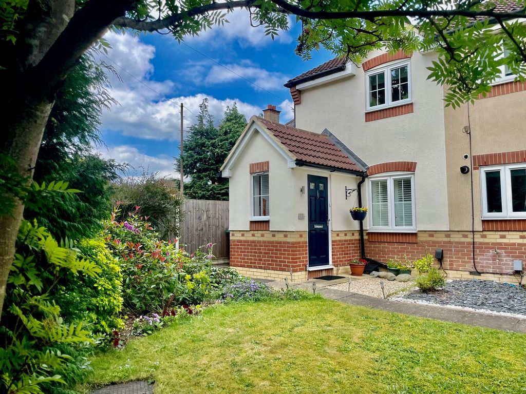 2 bed end terrace house for sale in Haweswater Drive, Garston, Watford