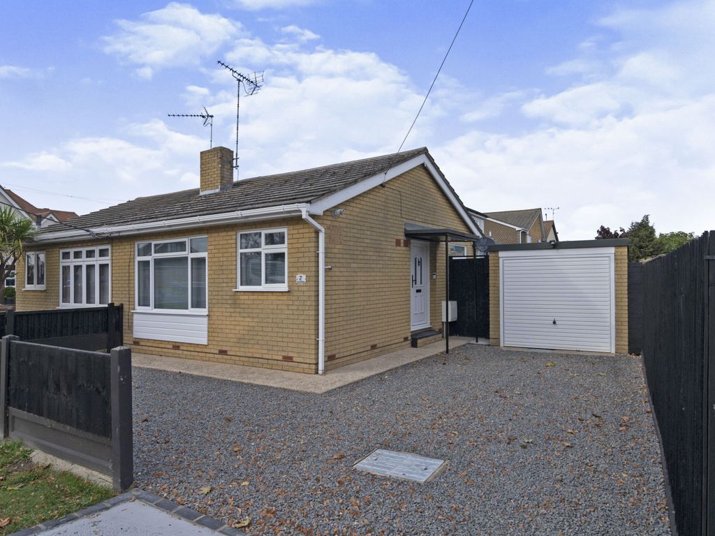 Crescent Road Canvey Is SS8  