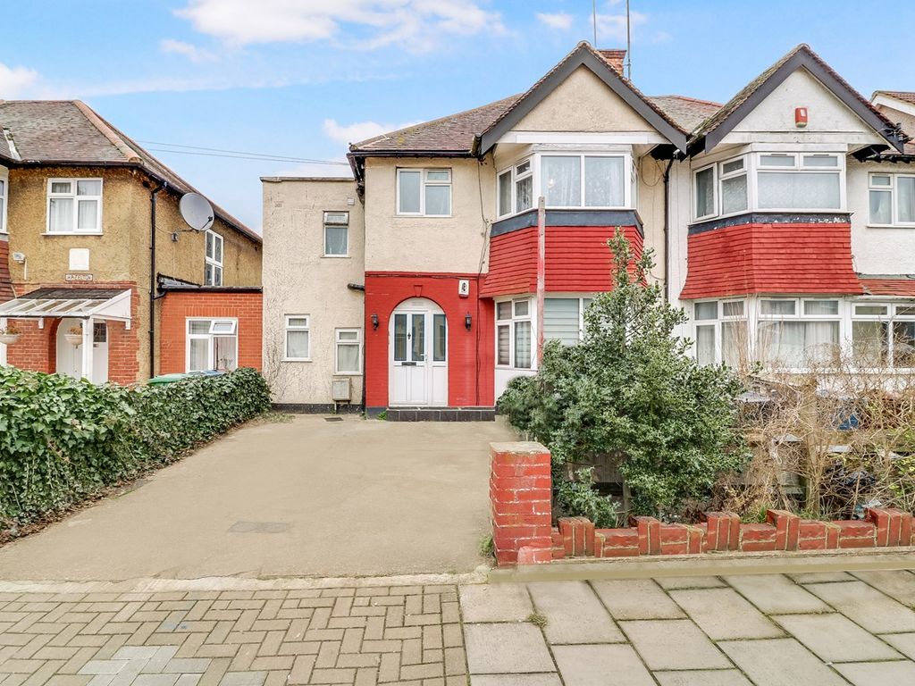 3 bed flat for sale in Vancouver Road, Edgware HA8 Zoopla