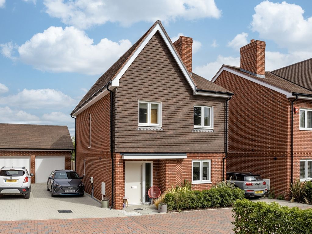 3 bed semidetached house for sale in Old Brickworks Lane, South