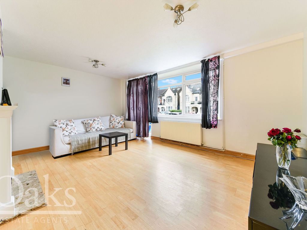 3 bed for sale in Gleneldon Road, London SW16, £425,000 Zoopla