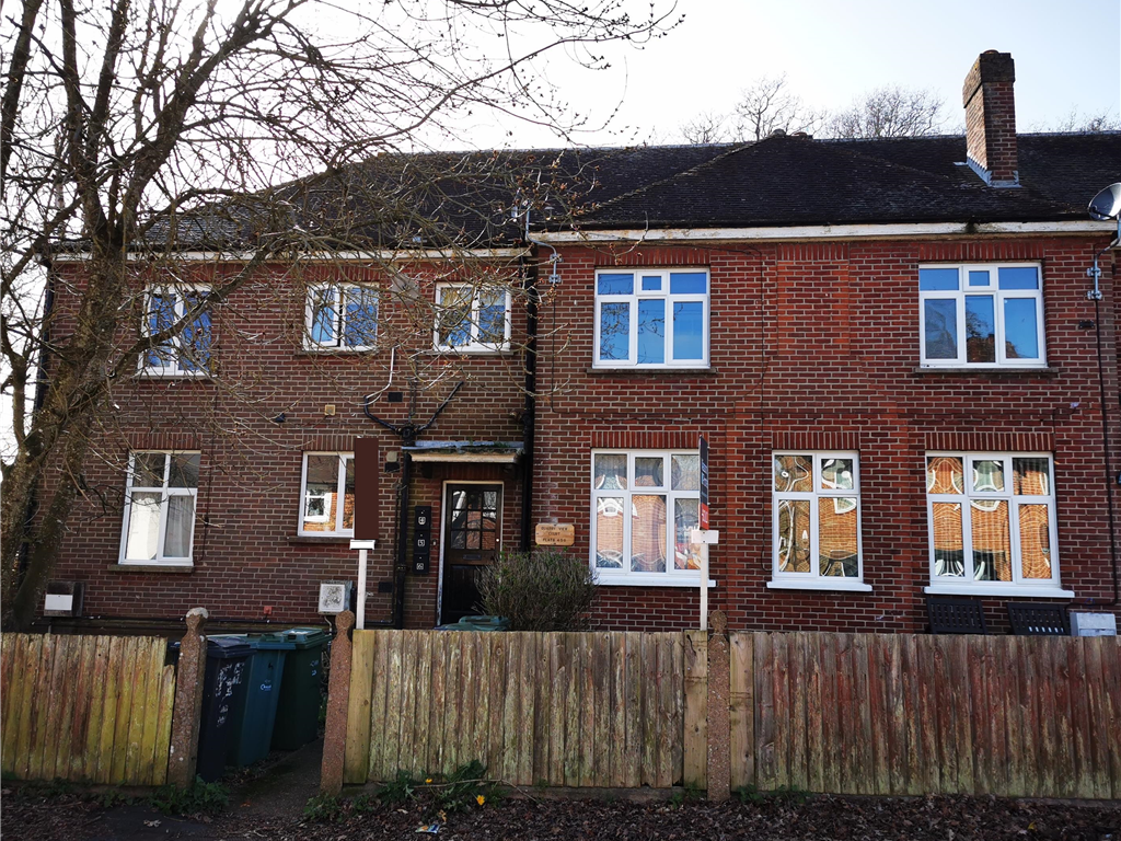 2 bed flat for sale in Quarry View, Newport, Isle Of Wight PO30 Zoopla