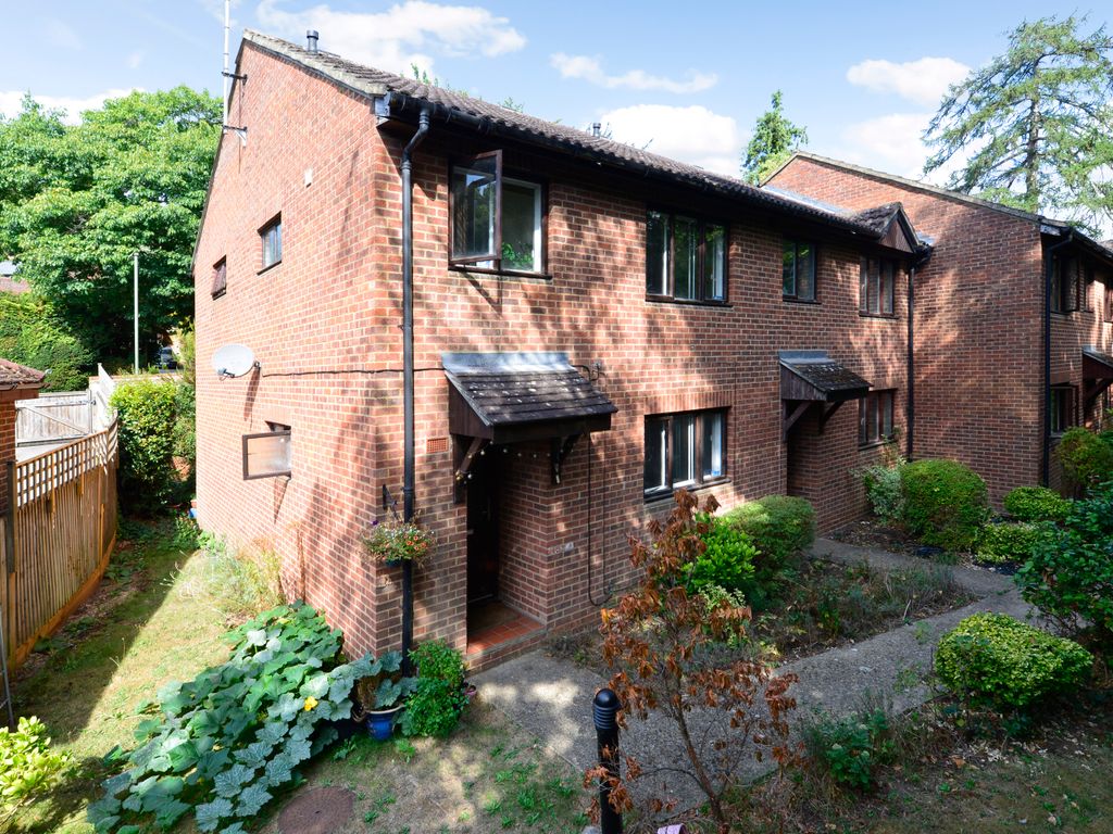 1 bed end terrace house for sale in Nightingale Road, Godalming GU7